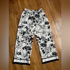 Abercrombie & Fitch Black and Cream Floral Pants
